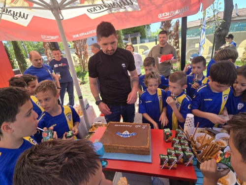 11e90c04-f51b-461e-ae49-ceaa7ea6c758