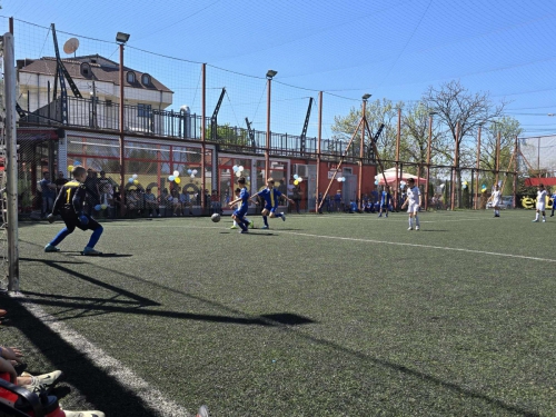 7124732f-b237-4324-b622-b024bc75c90a