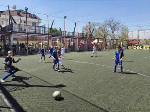 7f52048f-2b25-41fa-807f-6251dd3253a8