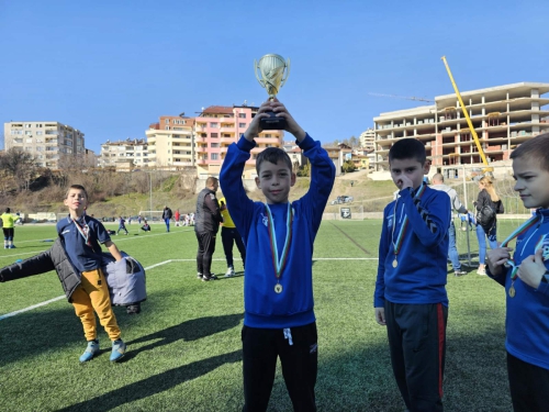 IMG-2c50eb81cd0f92bf2049e1e08620fca5-V