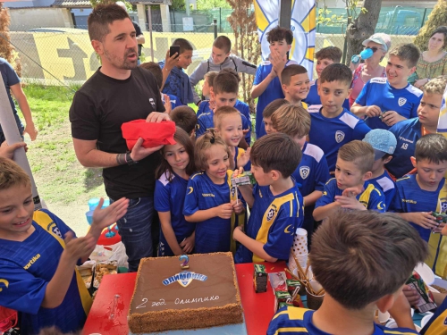 f4578916-f5f9-4197-bb6e-da2f8e21cf94